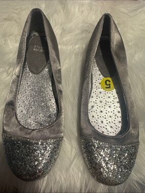 Stuart Weitzman Sweeney Glitter-Accented Silver Ballet Flats